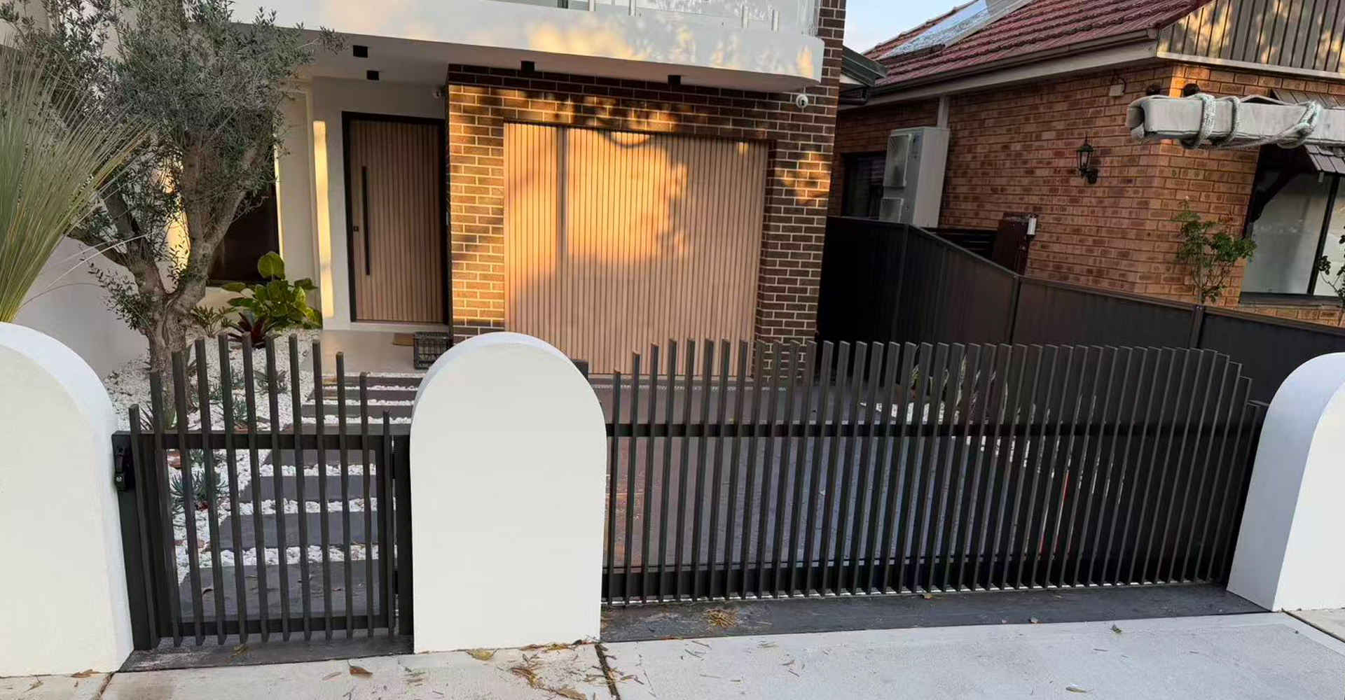 HIGH QUALITY FENCING, GATES, BALUSTRADES